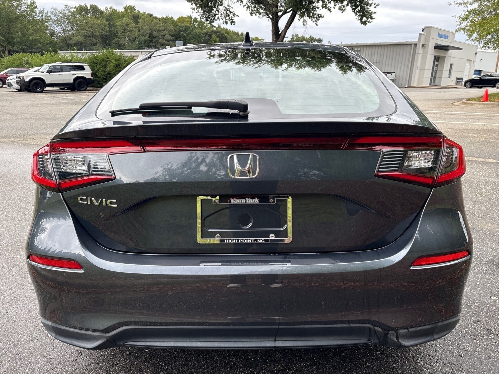 2023 Honda Civic Hatchback EX-L - Photo 6