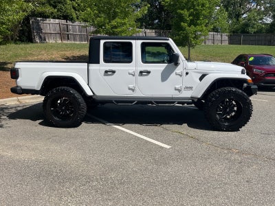 2022 Jeep Gladiator Overland