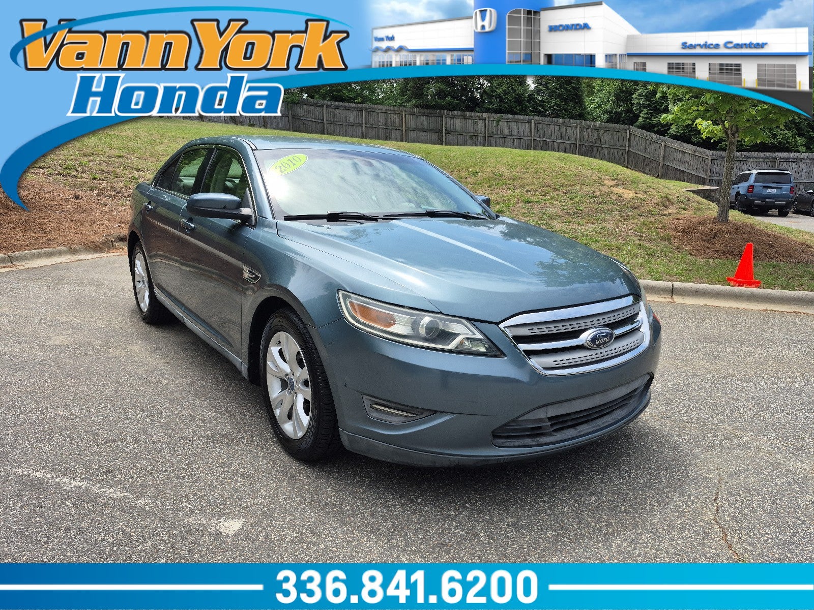 2010 Ford Taurus