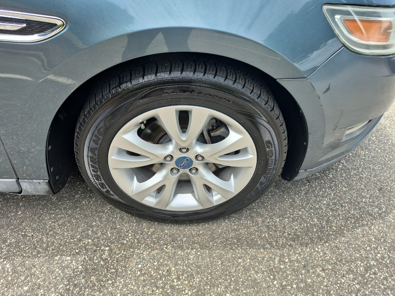 2010 Ford Taurus SEL