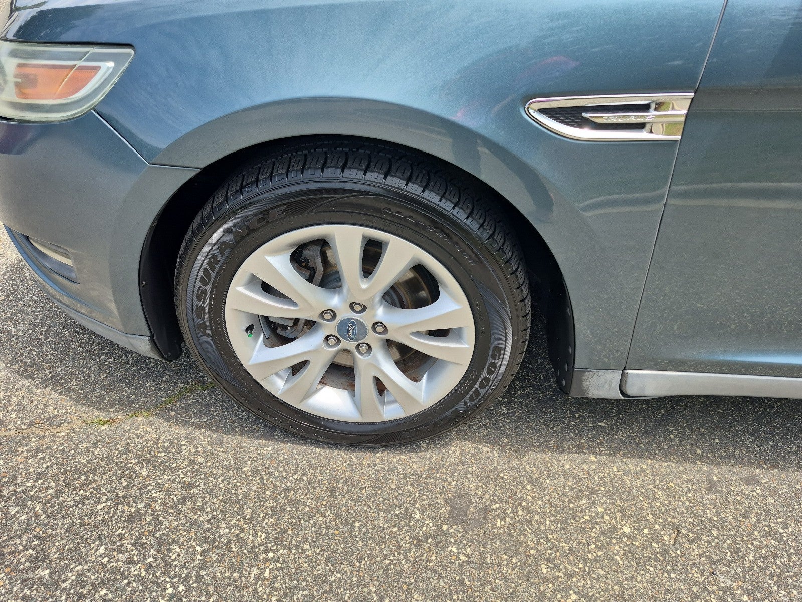 2010 Ford Taurus SEL