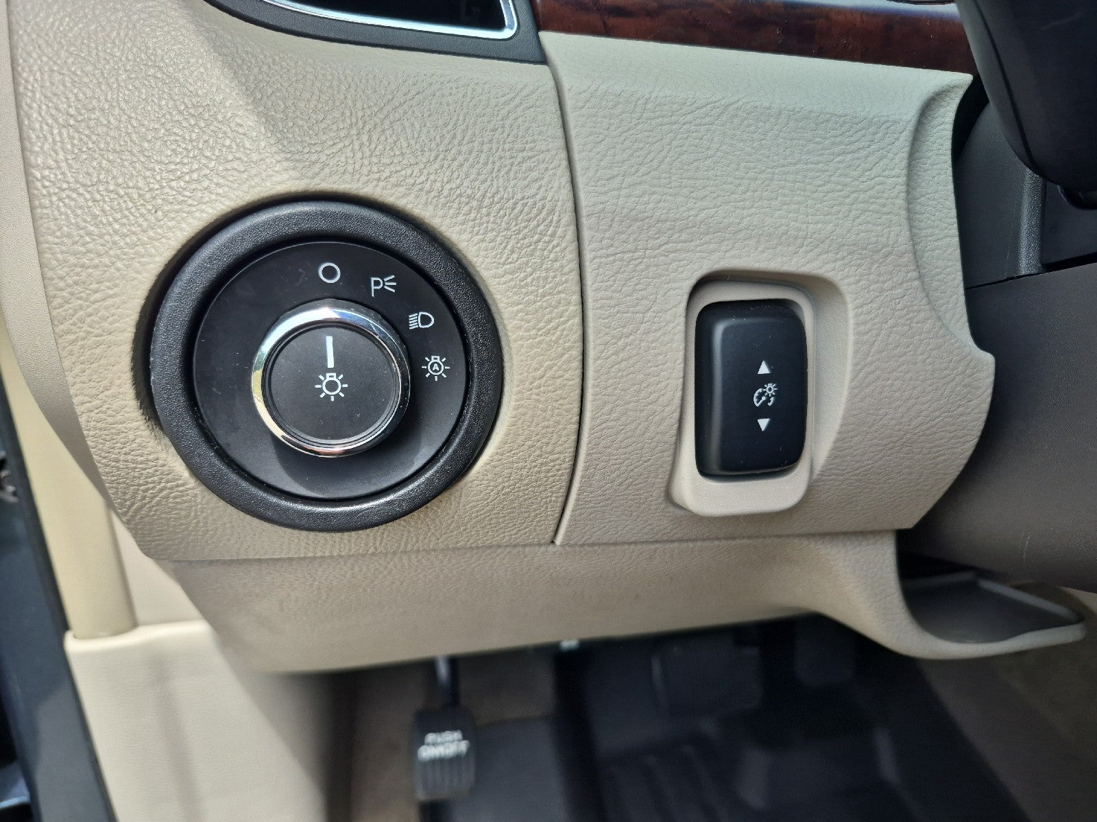 2010 Ford Taurus SEL
