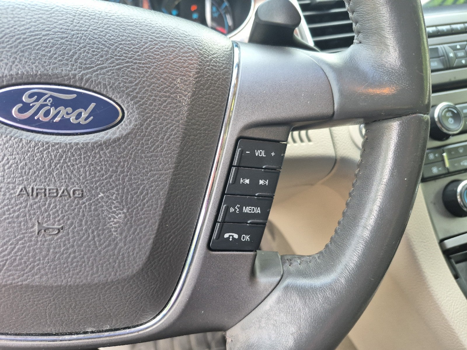 2010 Ford Taurus SEL