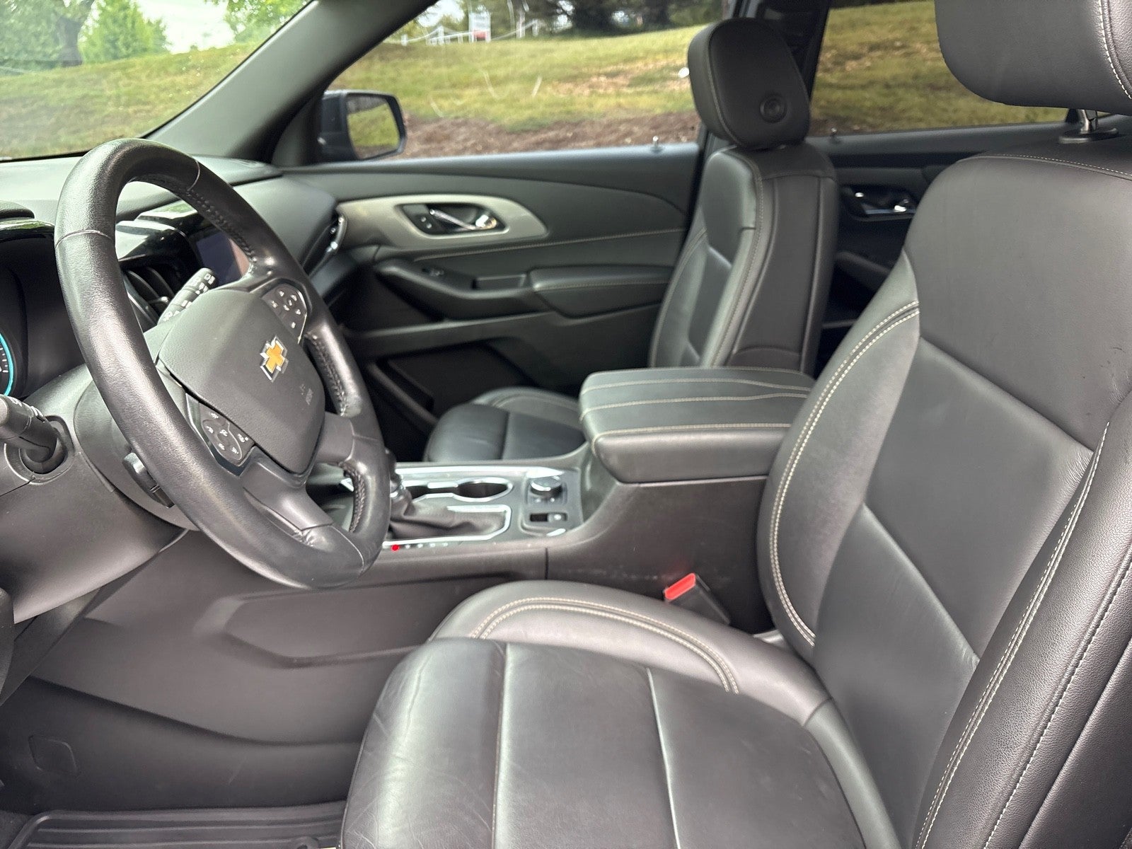2022 Chevrolet Traverse LT Leather