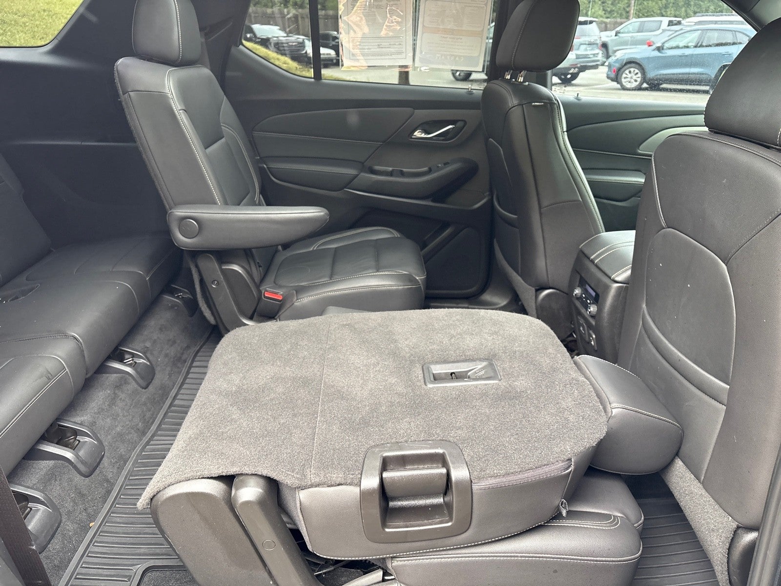 2022 Chevrolet Traverse LT Leather
