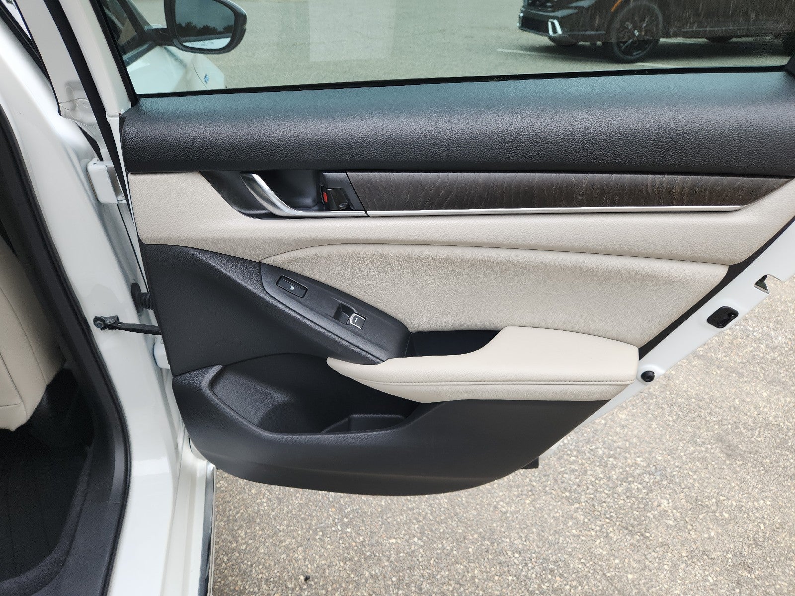 2022 Honda Accord Hybrid Touring - Photo 39