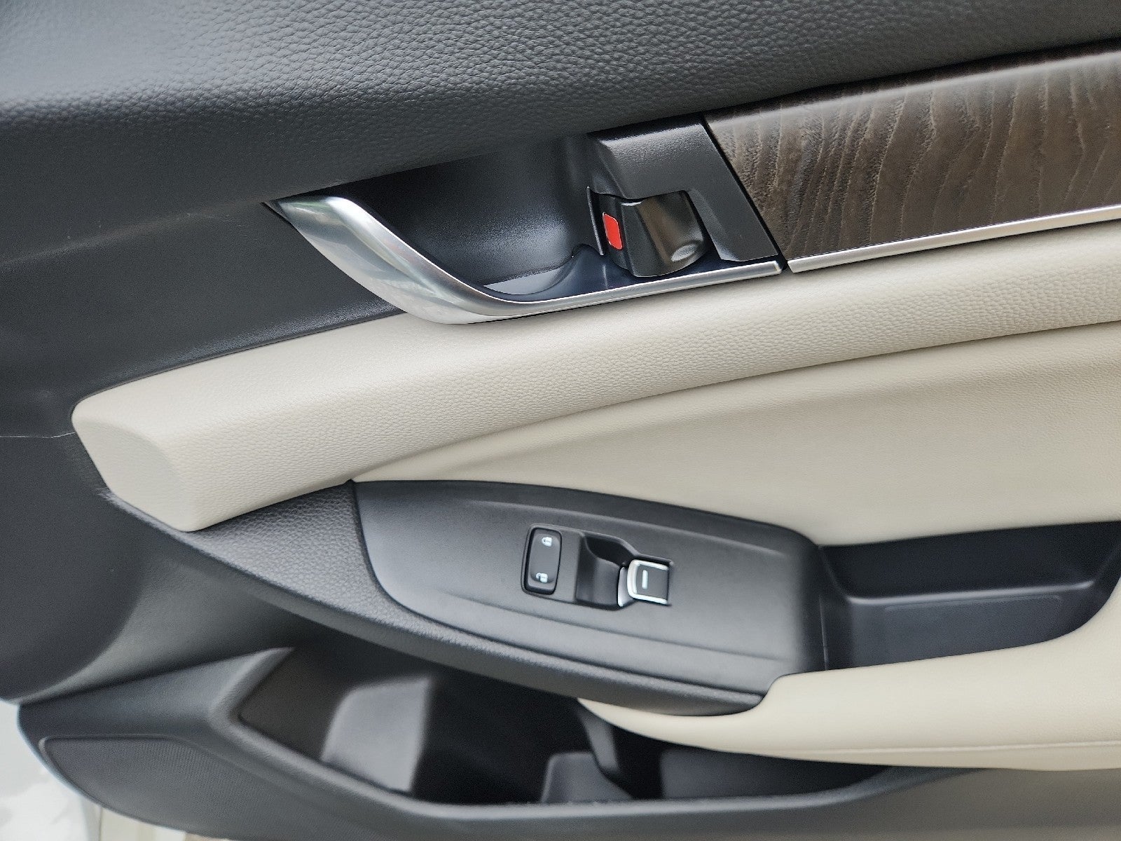 2022 Honda Accord Hybrid Touring - Photo 46