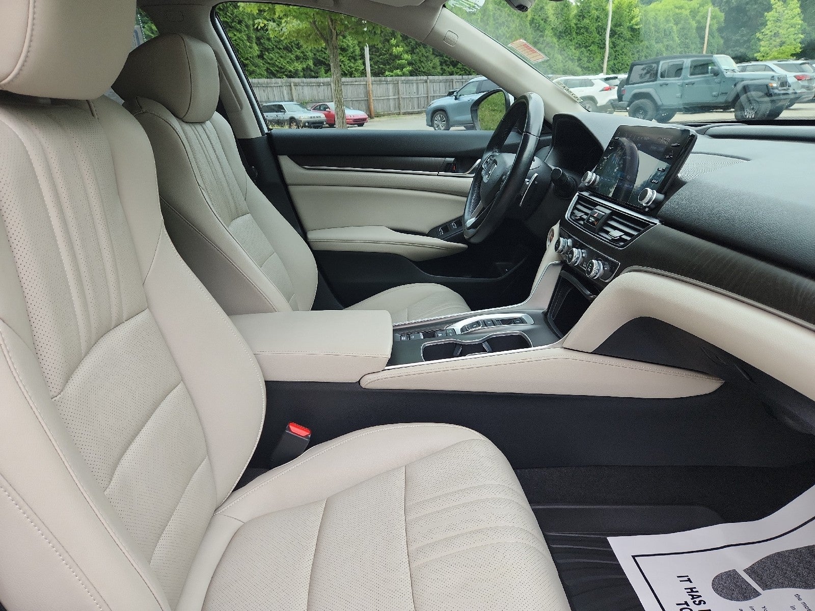 2022 Honda Accord Hybrid Touring - Photo 47