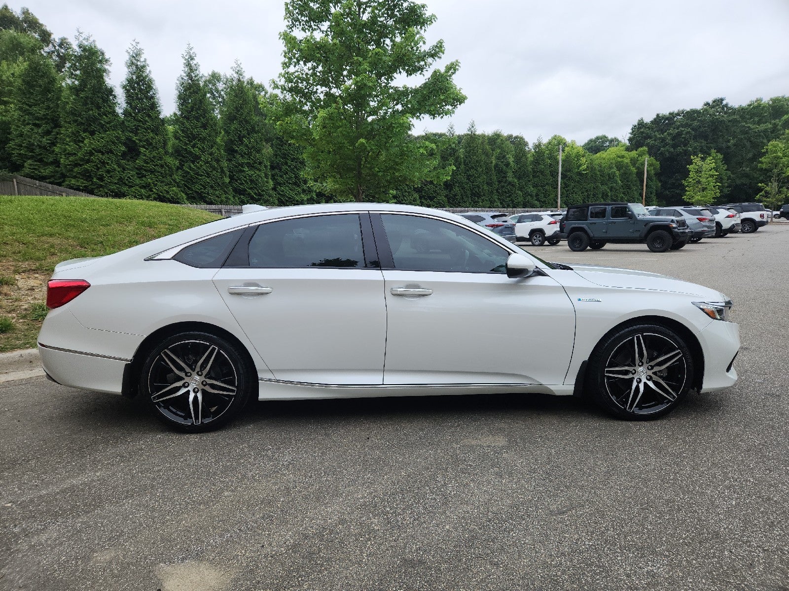 2022 Honda Accord Hybrid Touring - Photo 8