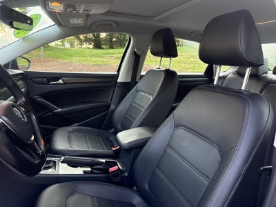 2020 Volkswagen Passat 2.0T R-Line