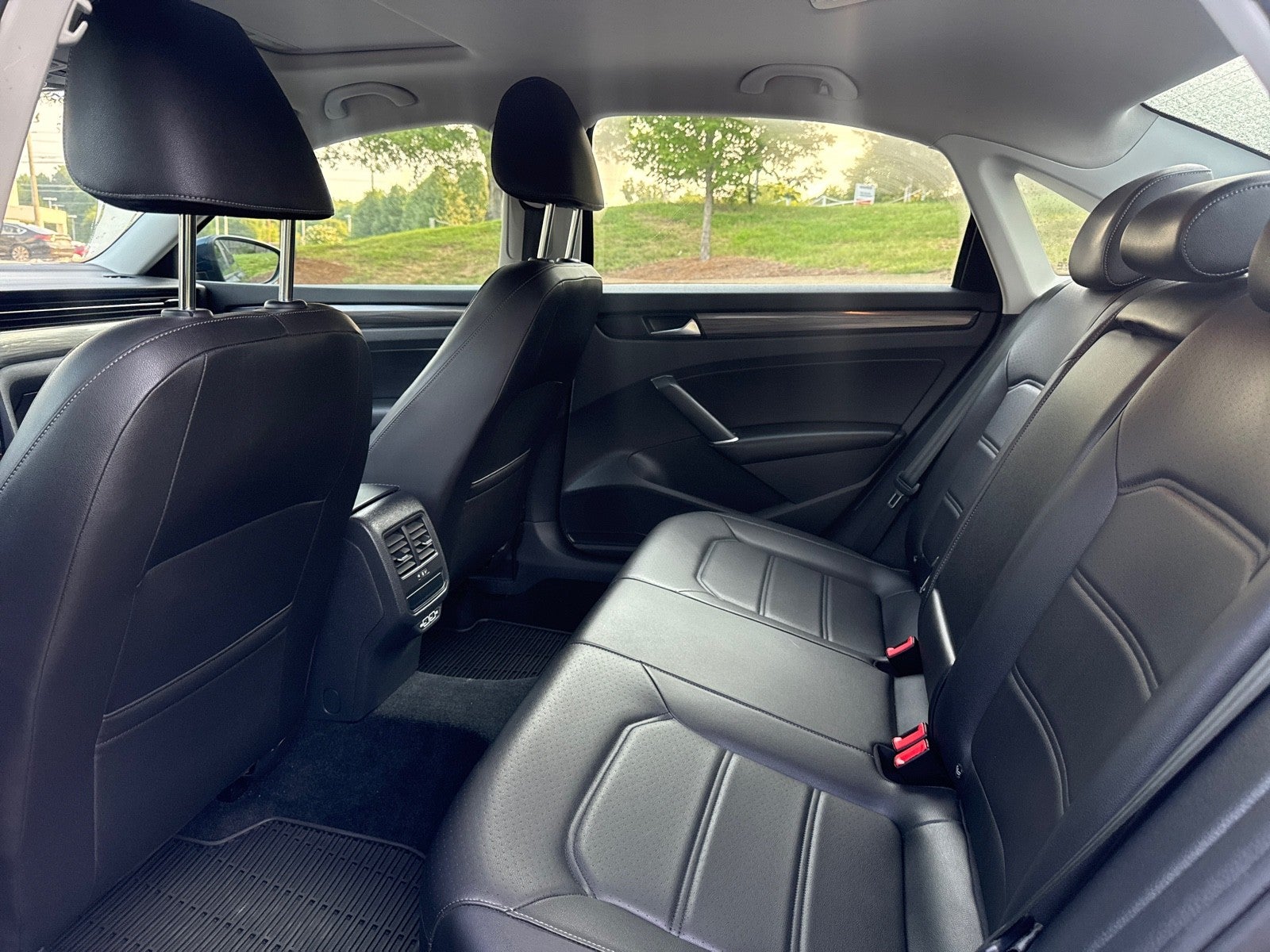 2020 Volkswagen Passat 2.0T R-Line