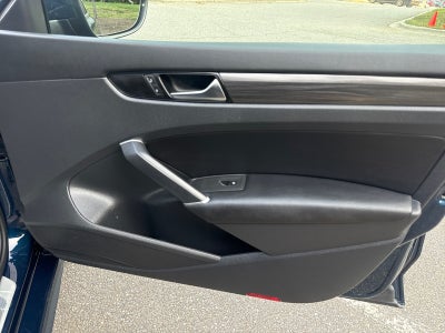 2020 Volkswagen Passat 2.0T R-Line