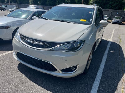 2017 Chrysler Pacifica Touring-L Plus
