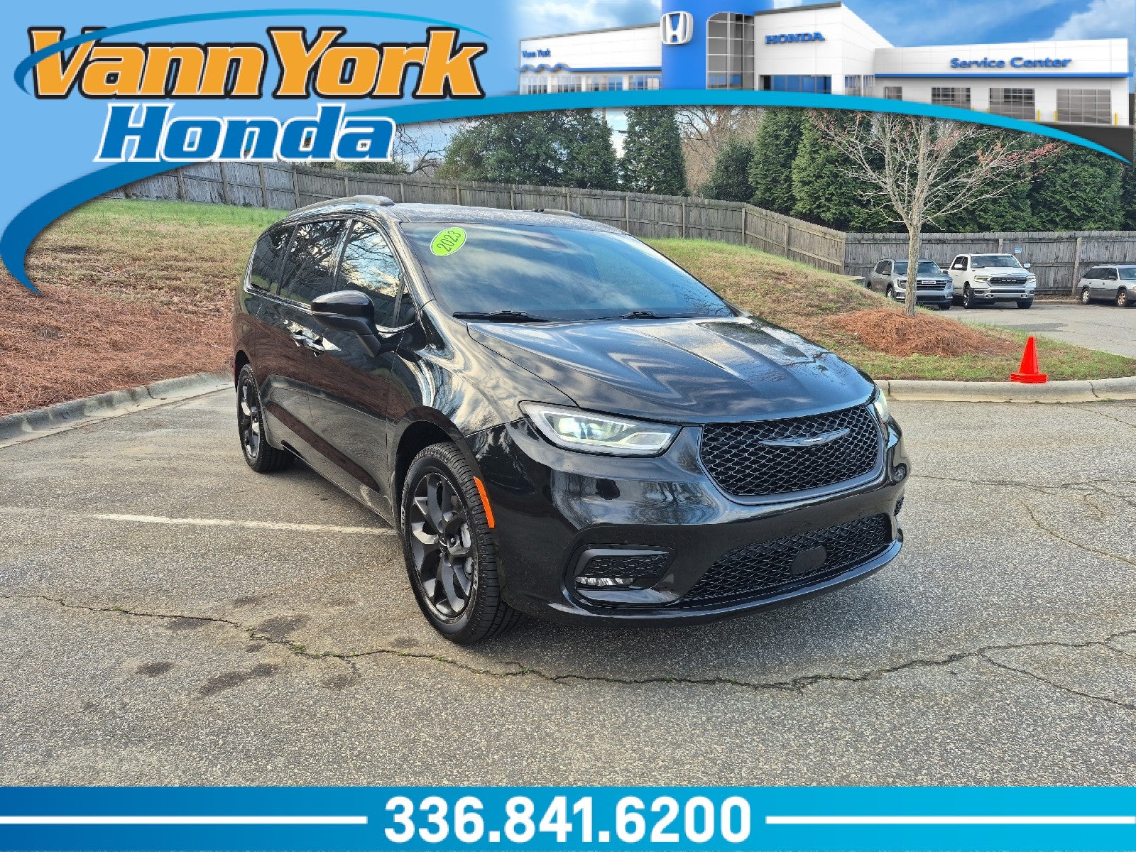 2023 Chrysler Pacifica Touring L