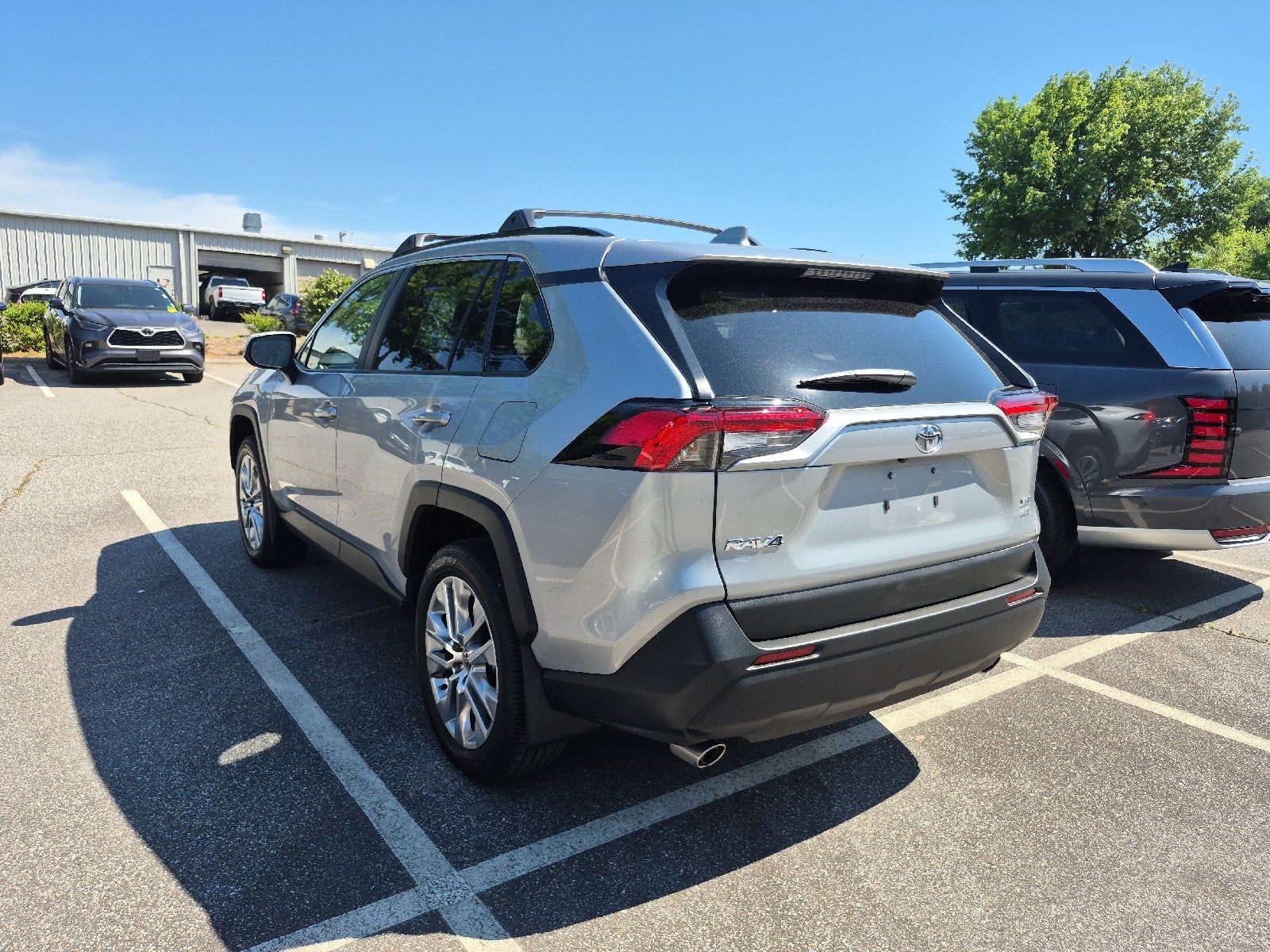 2025 Toyota RAV4 XLE Premium