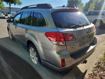 2011 Subaru Outback 2.5i Limited Pwr Moon
