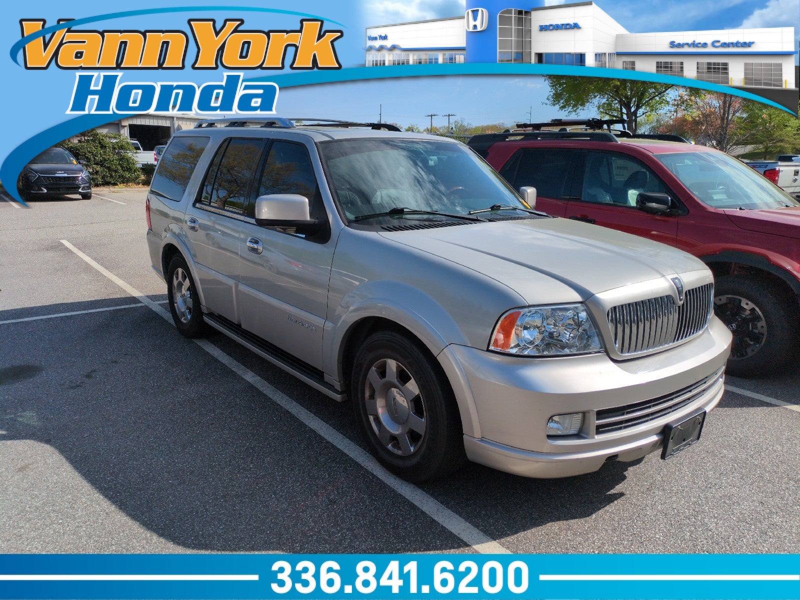 2006 Lincoln Navigator w/Limousine Pkg