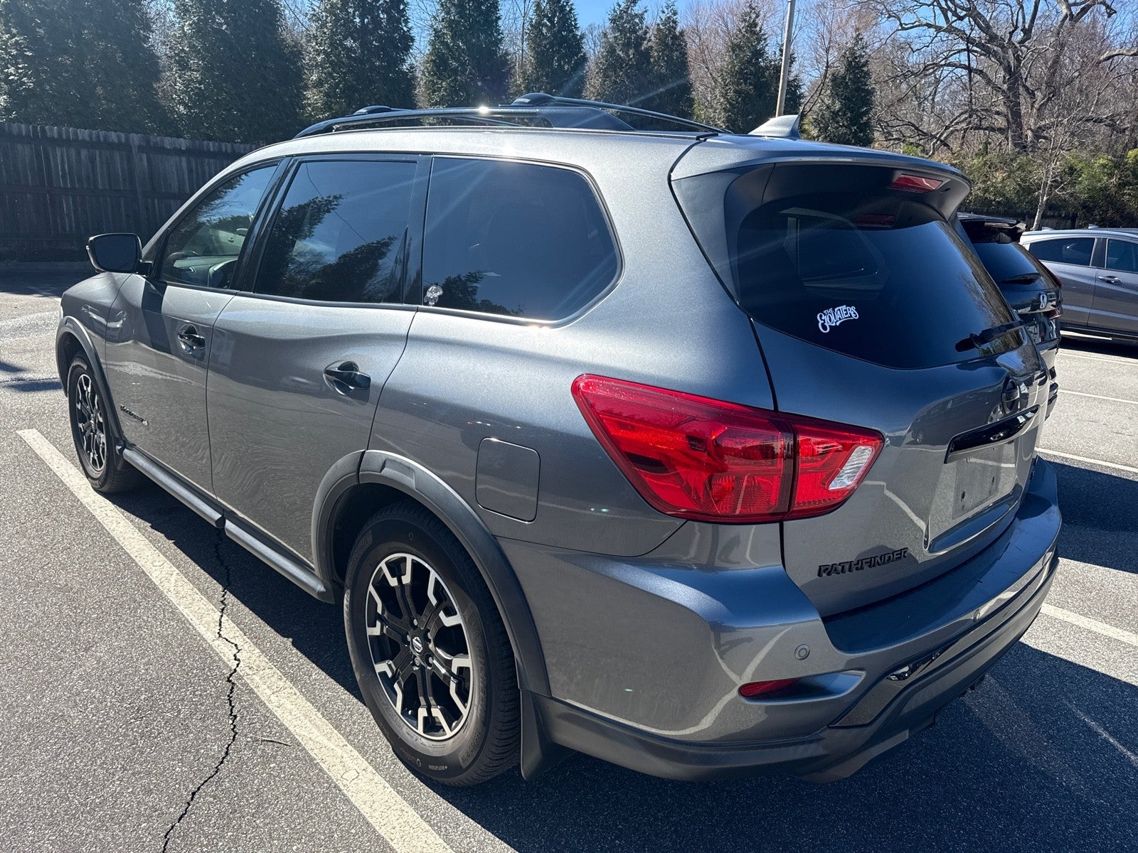 2020 Nissan Pathfinder SL