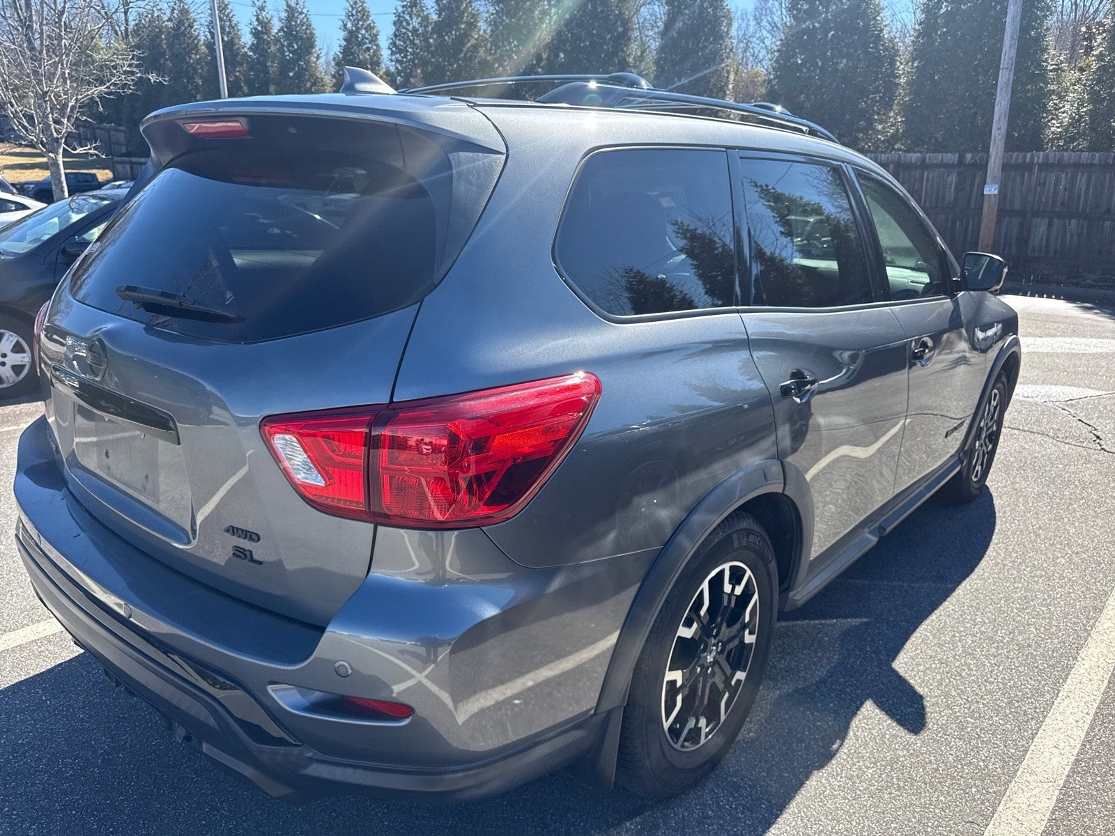 2020 Nissan Pathfinder SL