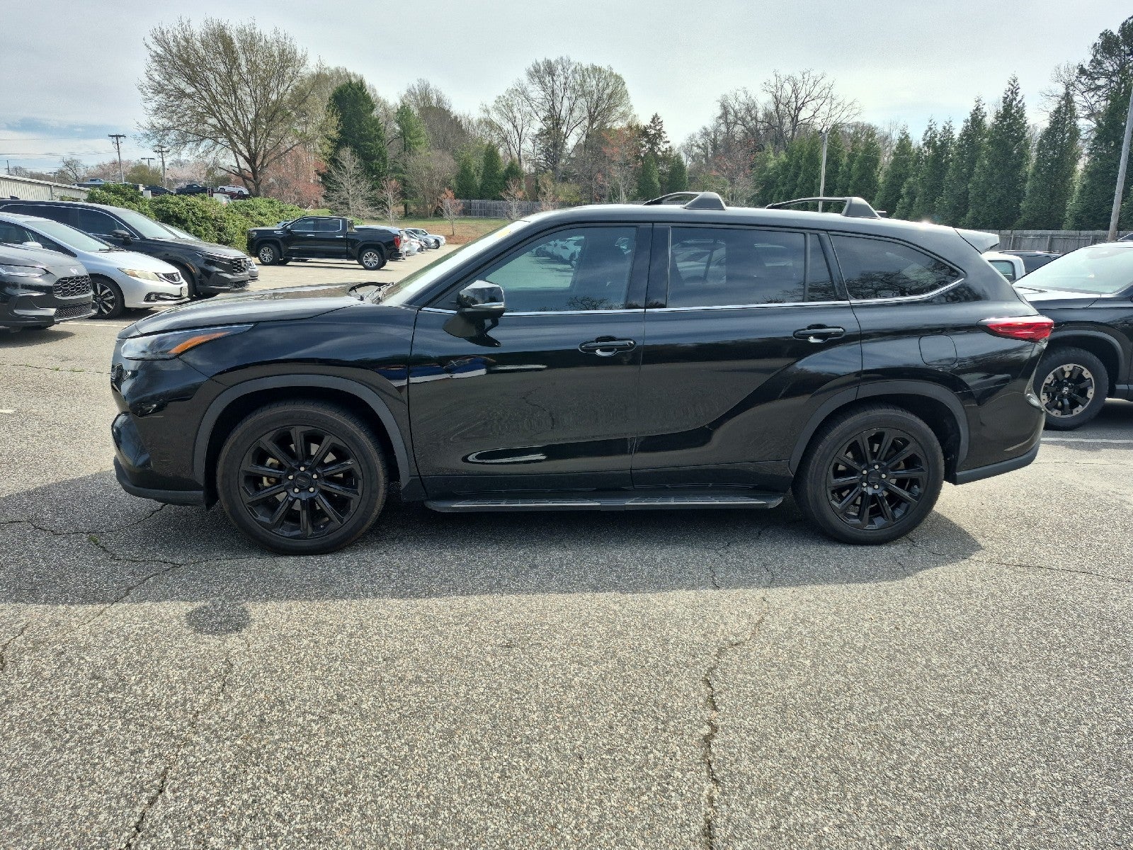 2022 Toyota Highlander L