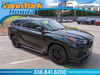 2022 Toyota Highlander L