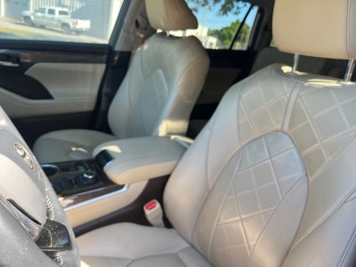 2021 Toyota Highlander Platinum