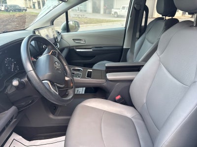 2022 Toyota Sienna XLE