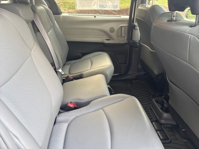 2022 Toyota Sienna XLE
