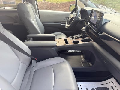 2022 Toyota Sienna XLE