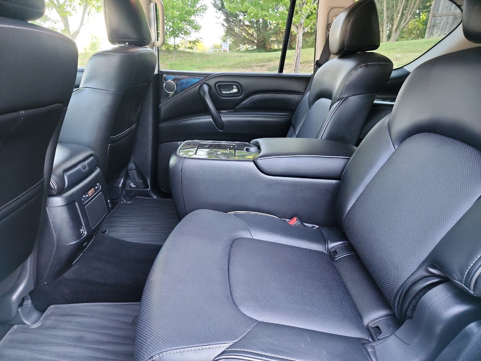 2022 INFINITI QX80 LUXE