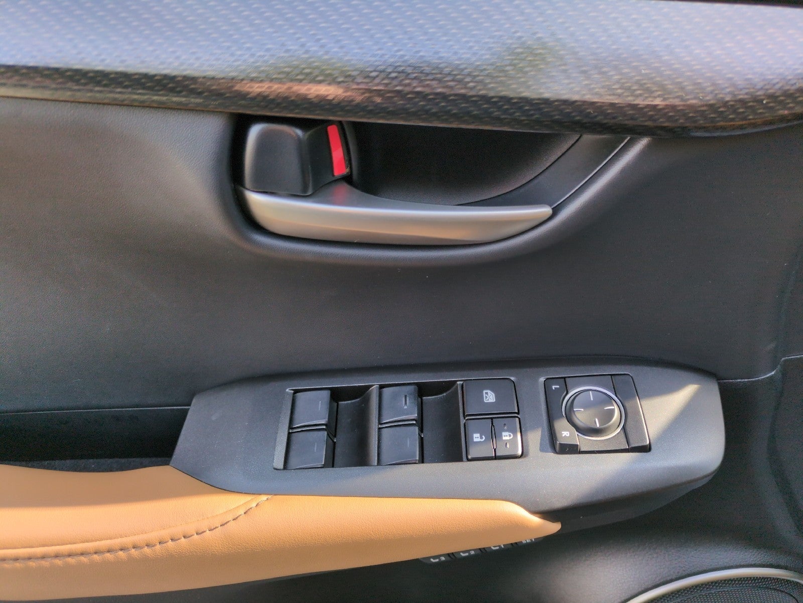 2016 Lexus NX 200t FWD 4dr