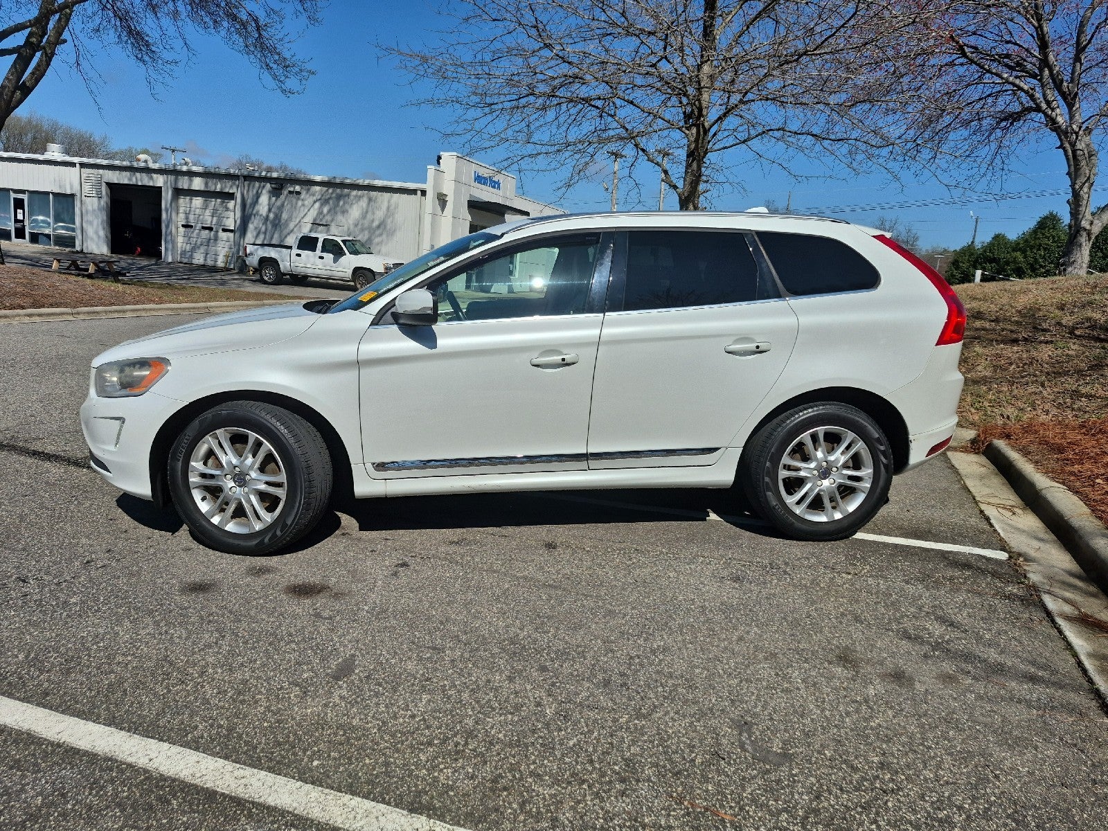 2016 Volvo XC60 T5 Drive-E Platinum