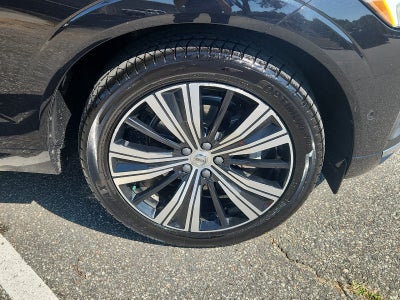 2023 Volvo XC60 Plus Bright Theme
