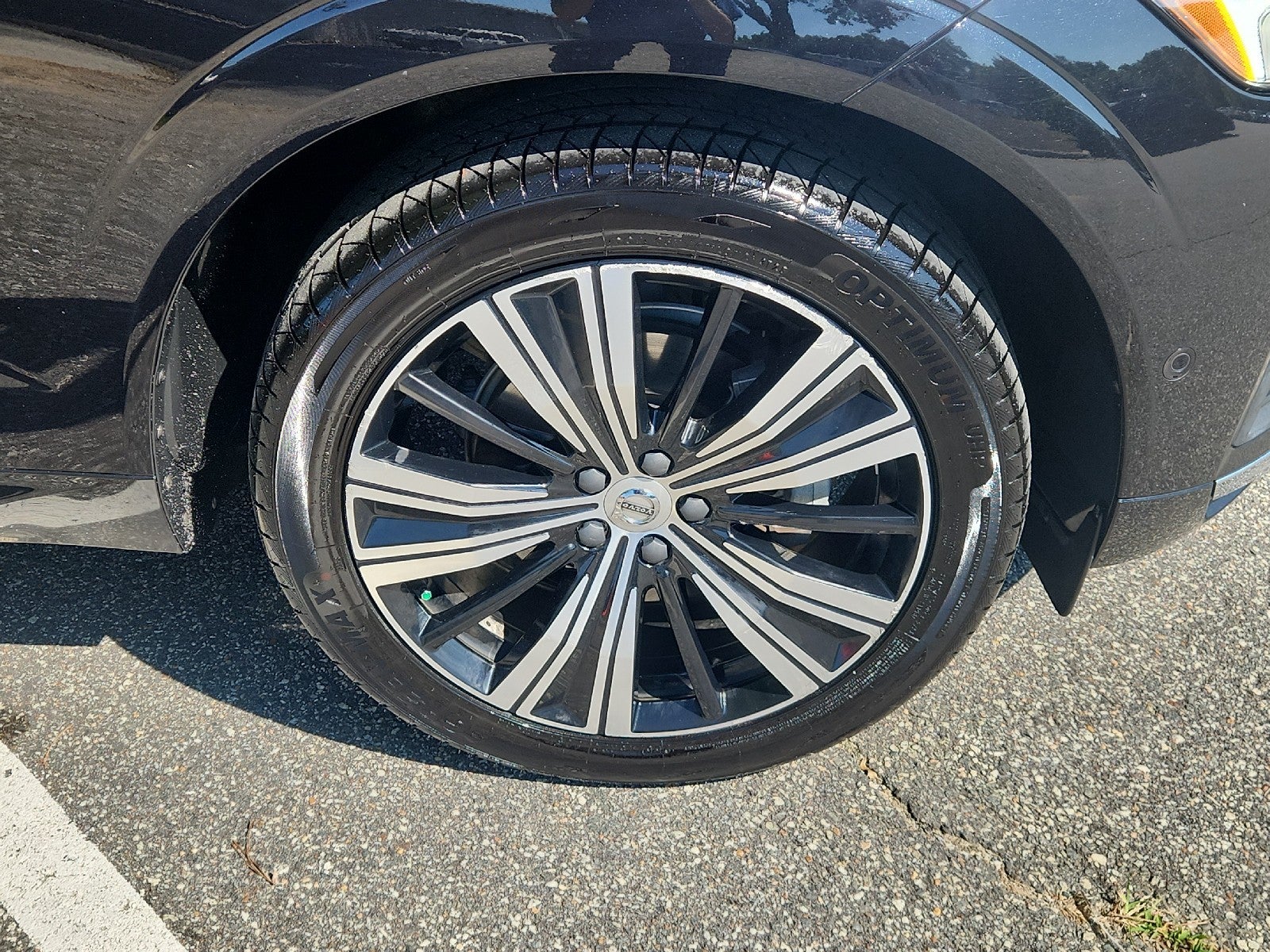 2023 Volvo XC60 Plus Bright Theme