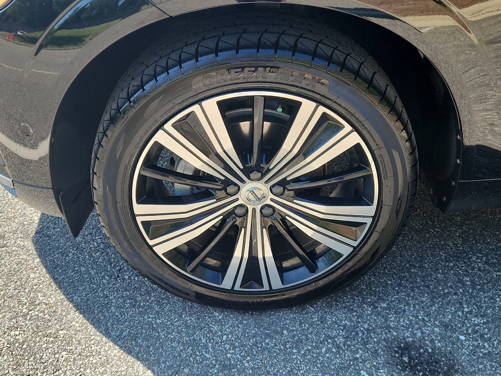 2023 Volvo XC60 Plus Bright Theme